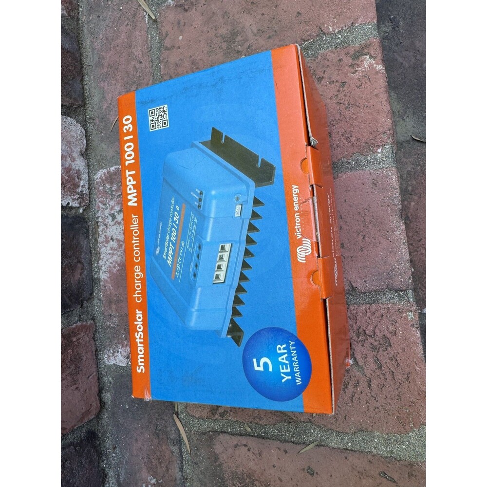 Victron Energy SmartSolar MPPT 100|30 Charge Controller New Box - Picture 4 of 5